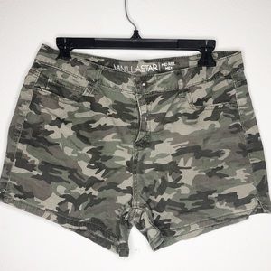 Vanilla Star Mid Rise Midi Shorts